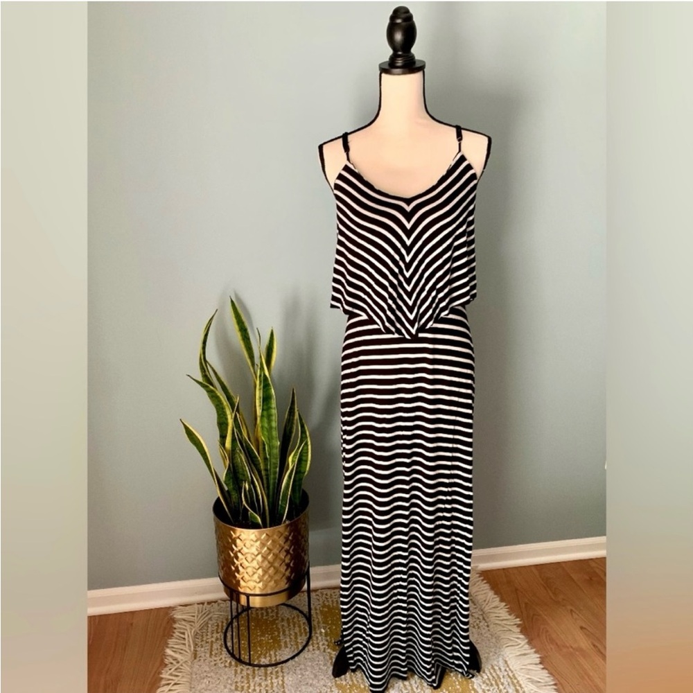 *Mossimo Black & White Striped Maxi Dress - Size Small